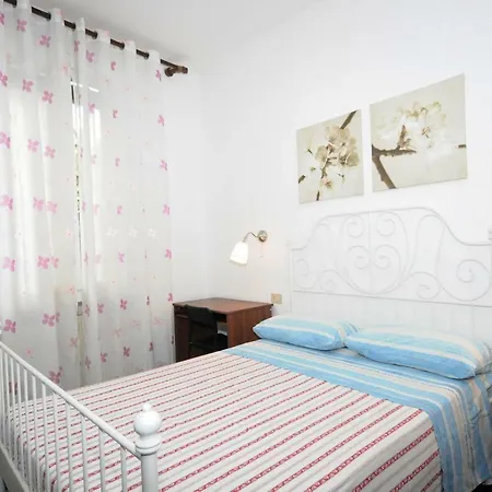 Affittacamere Cortesia 3 Гостевой дом *
