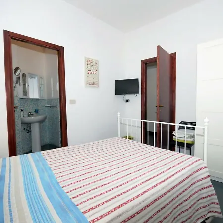 Affittacamere Cortesia 3 Гостевой дом *